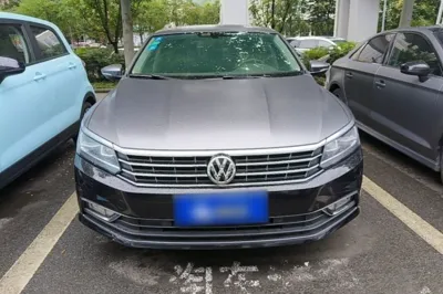Volkswagen Passat 2017, 76400 км, за 64628.29 CNY
