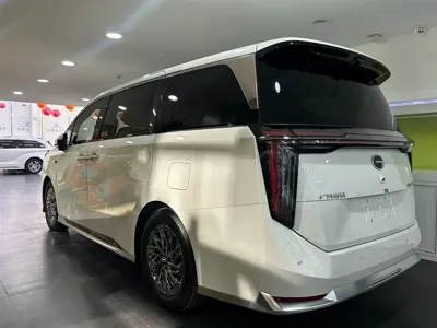 GAC Motor 传祺向往M8 2025, 15000 км, за 253800 CNY
