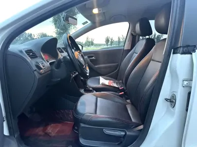 Volkswagen Polo 2018, 80000 км, за 29900 CNY - фото 8