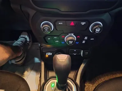 Jeep Renegade 2018, 142399 км, за 11200000 KRW - фото 14