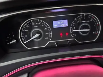 大通 V80 2023, 130000 км, за 74000 CNY