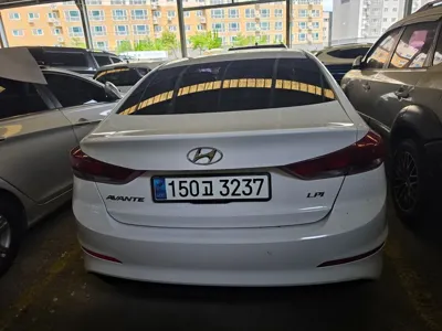 Hyundai Avante 2018, 183088 км, за 6500000 KRW