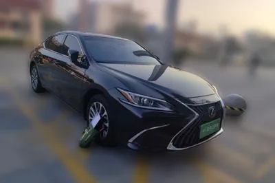 Lexus ES 2024, 27599 км, за 175441.99 CNY