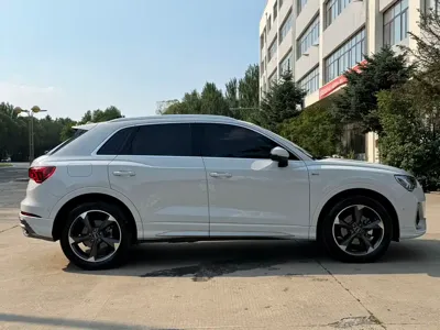 Audi Q3 2022, 23000 км, за 189800 CNY