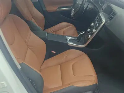 Volvo V60 2015, 40500 км, за 61100 CNY - фото 8