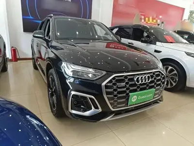 Audi Q5L 2023, 49100 км, за 200200 CNY