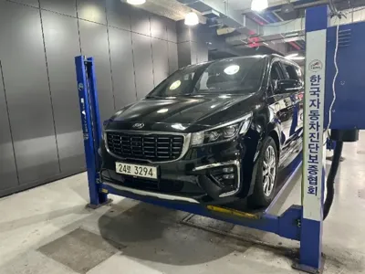 Kia Canival · 2019 год