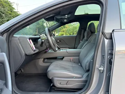Leapmotor 零跑Lafa5 2025, 8000 км, за 89800 CNY