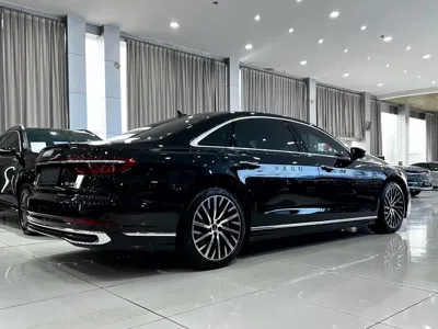 Audi A8 2025, 9000 км, за 700300 CNY