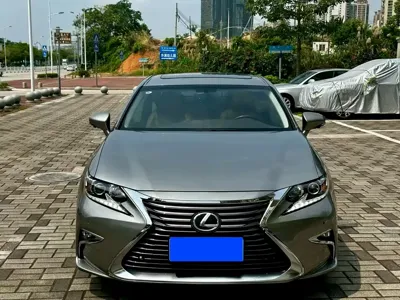 Lexus ES 2017, 150000 км, за 78800 CNY
