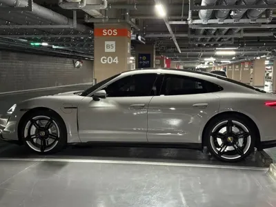 Porsche Taycan 2023, 28500 км, за 119670000 KRW