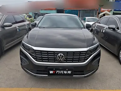 Volkswagen Passat 2025, 14700 км, за 125000 CNY