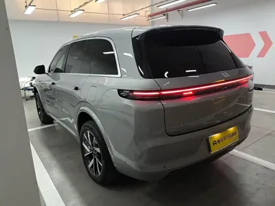 Li Auto Li L8 2024, 57600 км, за 184899 CNY