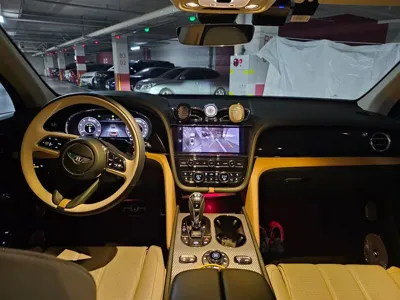 Bentley Bentayga 2024, 10100 км, за 366290000 KRW - фото 8