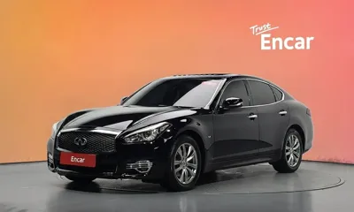 Infiniti Q70 · 2016 год