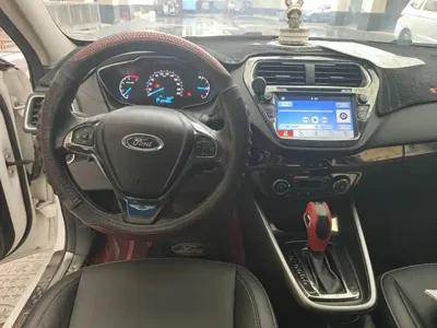 Ford Escort 2017, 128400 км, за 23900 CNY - фото 10