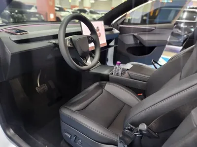 Tesla Model Y 2026, 500 км, за 33990000 KRW - фото 8