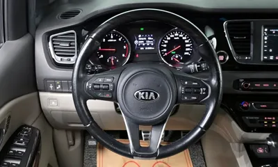 Kia Canival 2018, 213081 км, за 9900000 KRW - фото 14