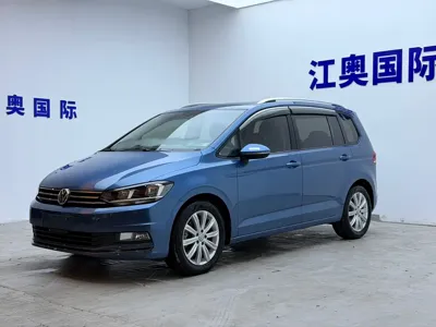 Volkswagen Touran 2023, 35000 км, за 103800 CNY - фото 1