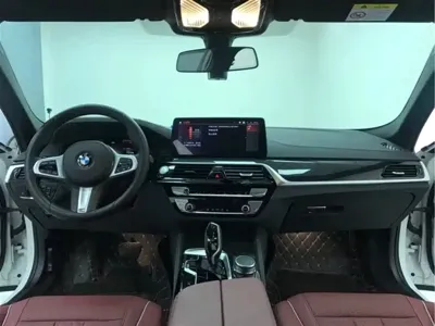 BMW 5 Series 2021, 43300 км, за 118699 CNY