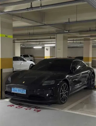 Porsche Taycan · 2025 год