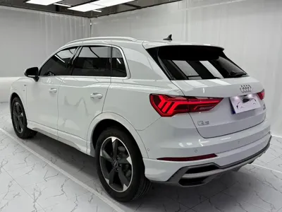 Audi Q3 2022, 23000 км, за 179800 CNY