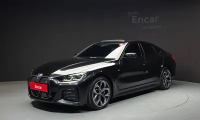 BMW i4 · 2023 год