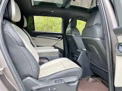 Audi Q6 2023, 50000 км, за 288000 CNY - фото 17