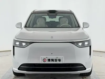 AITO 问界 AITO M8 2025, 16000 км, за 318000 CNY