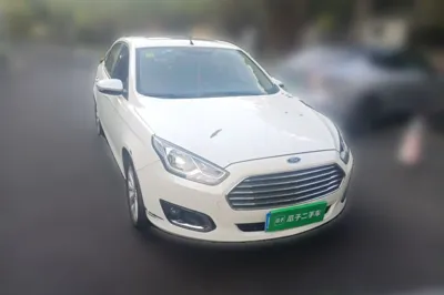Ford Escort 2015, 76900 км, за 26767.25 CNY