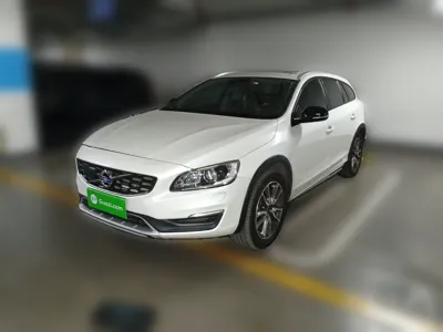 Volvo V60 2017, 77600 км, за 99614.04 CNY - фото 1