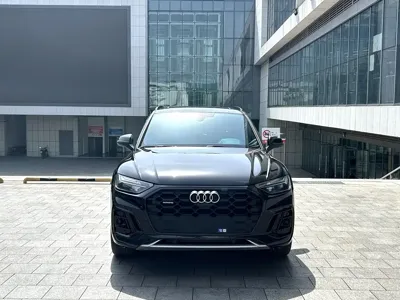 Audi Q5L 2025, 10000 км, за 220799 CNY