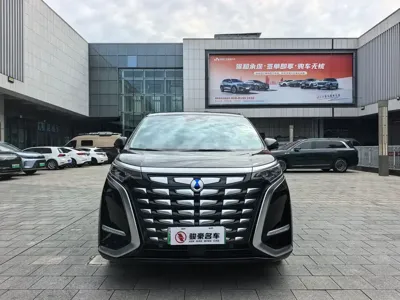 Denza Denza D9 2025, 14000 км, за 278000 CNY