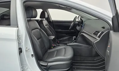 Hyundai Avante 2017, 91952 км, за 9500000 KRW - фото 11