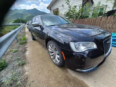 Chrysler 300C · 2016 год