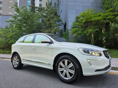 Volvo XC60 · 2017 год