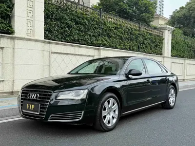 Audi A8 · 2012 год