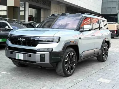 Fang Cheng Bao Leopard 8 · 2025 год