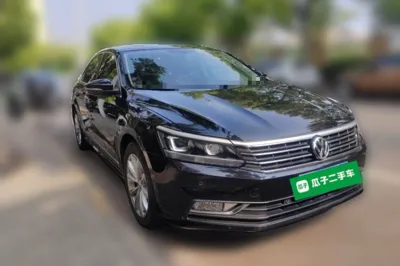 Volkswagen Passat 2017, 70000 км, за 59341.07 CNY