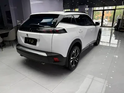 Peugeot 2008 2022, 55000 км, за 75800 CNY