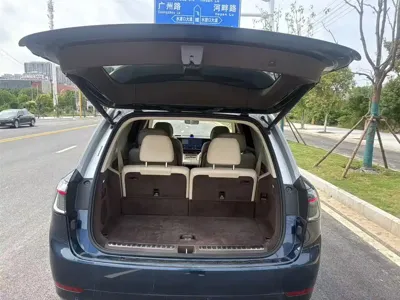 AITO 问界 AITO M9 2025, 18600 км, за 405000 CNY