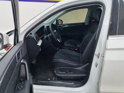 Volkswagen Tiguan L 2023, 23600 км, за 136200 CNY - фото 9