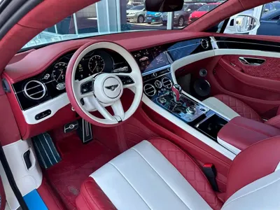 Bentley Continental 2022, 13000 км, за 2599000 CNY