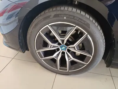BMW i5 2025, 500 км, за 286000 CNY - фото 24