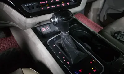 Kia Canival 2015, 196049 км, за 8900000 KRW - фото 9