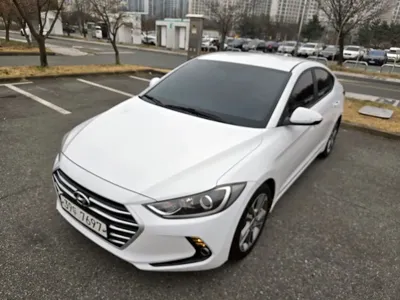 Hyundai Avante 2018, 57895 км, за 10900000 KRW - фото 1