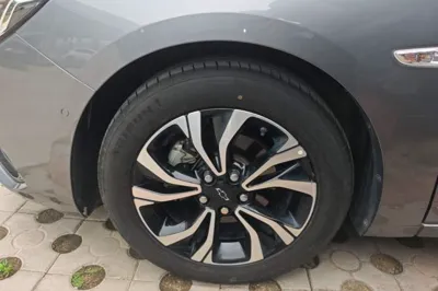 Chevrolet Monza 2019, 118500 км, за 42004.65 CNY - фото 10