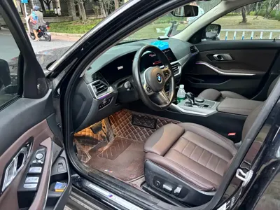 BMW 3 Series 2020, 49000 км, за 133800 CNY