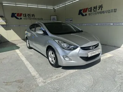 Hyundai Avante · 2012 год