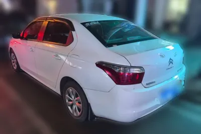 Citroen Elysee 2014, 95300 км, за 17446.87 CNY